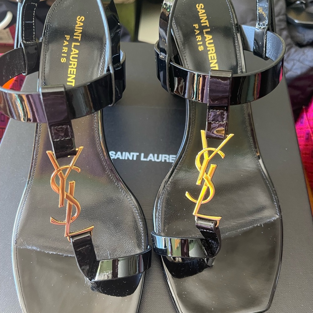 Saint Laurent Black Patent Leather Sandals with Gold YSL Logo Cassandra - Picture 3 of 10
